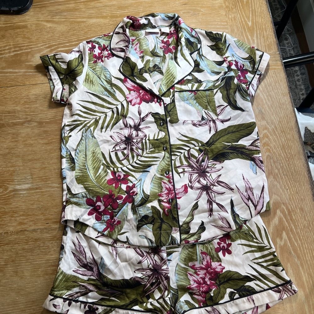 TOMMY BAHAMA Womens 2 PC Tropical Floral Pajamas Short Sleeve Top and Shorts Med